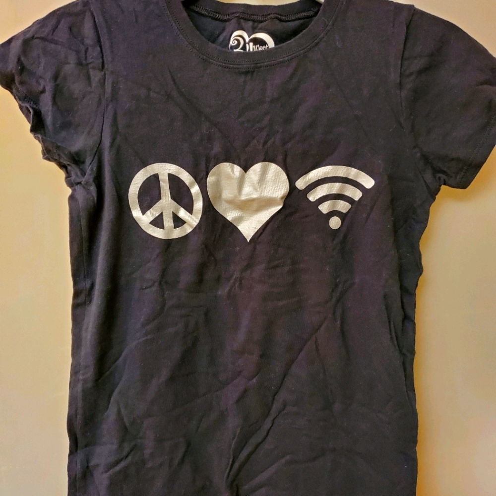34 west  XL kids shirt